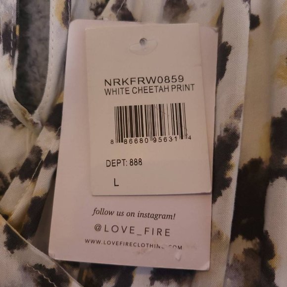 Love Fire Womens Skirted Romper White Yellow Animal Print Cheetah V Neck L New - Picture 9 of 10